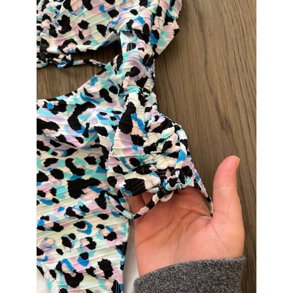 NWT Leopard Print One-Piece Swimsuit With Cutout Adjustable Straps & Medium Cove - Picture 3 of 7